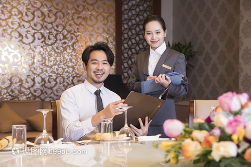 酒店餐飲服務(wù) 點菜環(huán)節(jié)的藝術(shù)與效率